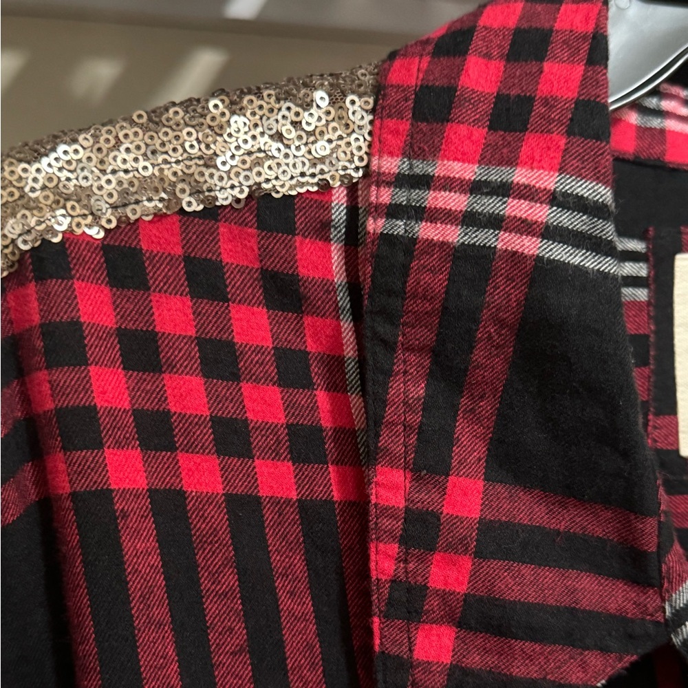 RED PLAID SEQUIN FLANNEL. JUNIOR PLUS LONG SLEEVE LIGHTWEIGHT SPARKLY SHIRT. NWT - Picture 13 of 16